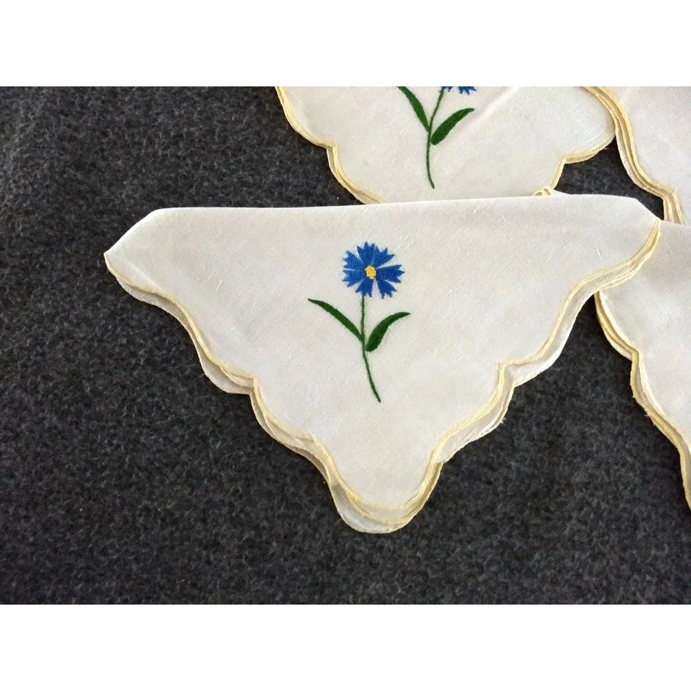 Vintage Hand Embroidered‎ Cloth Dinner Napkins Set/12 Floral Scalloped Edge NEW